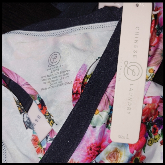 Chinese Laundry 3 Pack Thongs, Large - Picture 3 of 4